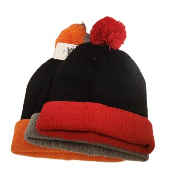 Knit Pom Beanie: solid